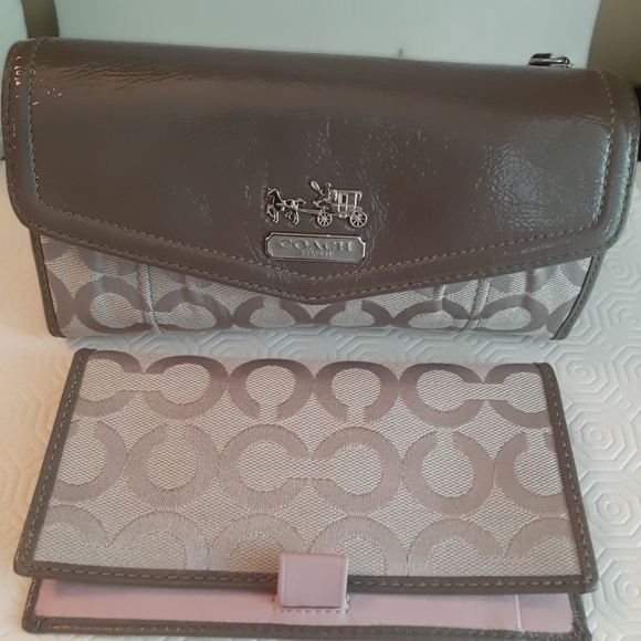 Coach  wallet - Picture 5 of 10